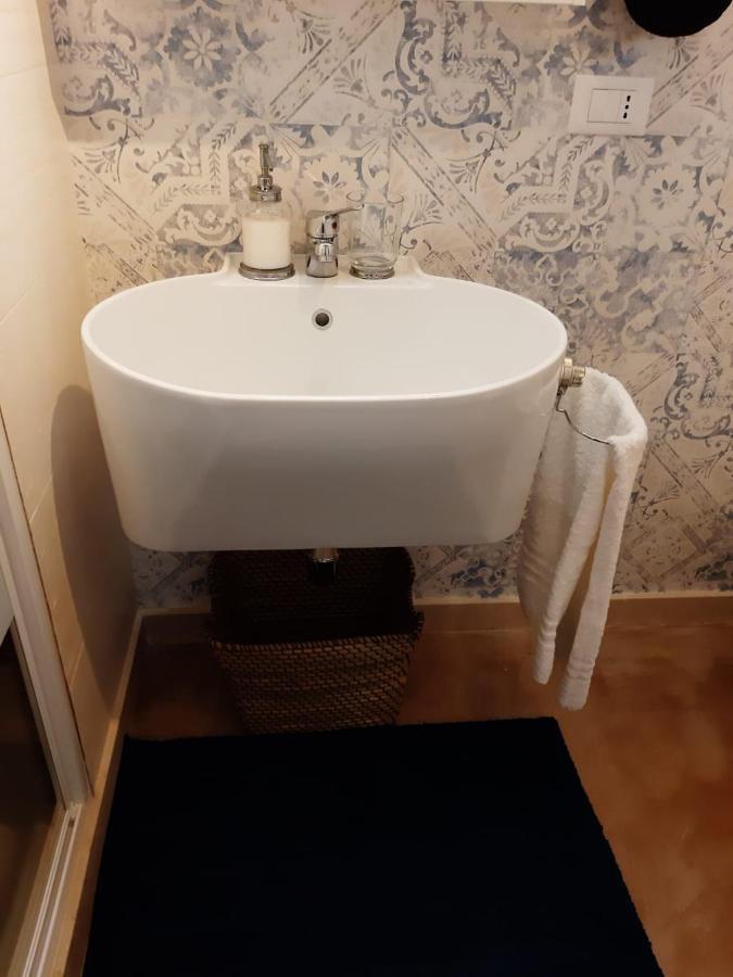 Apartamento Casa Lina Mola di Bari Exterior foto